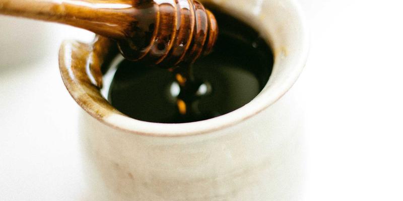 创意设计100：品牌策划、视觉识别与数字设计的融合之道