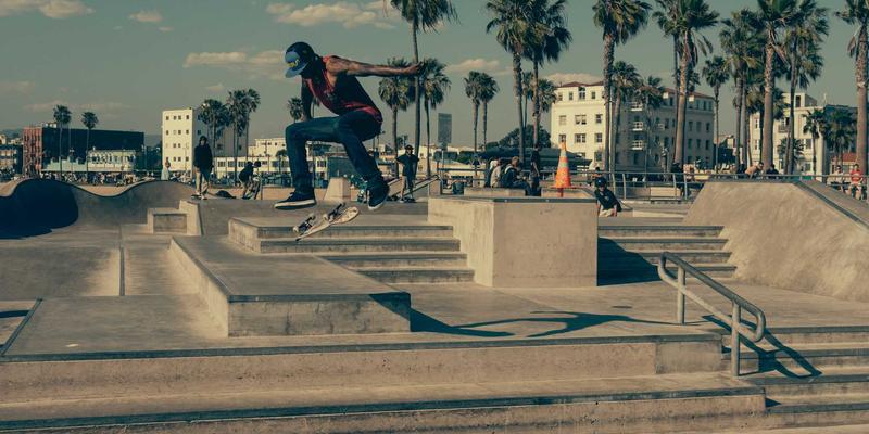 创意设计中的伦理天平：如何以视觉识别实现BQ梦想与商业目标的平衡